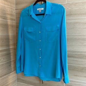 Tommy Bahama silk size large blouse.